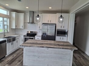 34842 Silver King Dr in Zephyrhills, FL - Building Photo - Building Photo