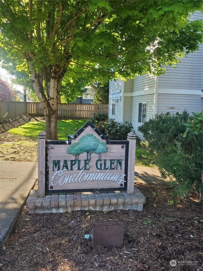 2709 W Maplewood Ave in Bellingham, WA - Building Photo - Building Photo