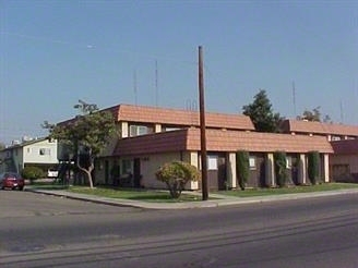 The Murray Apartments in Visalia, CA - Building Photo