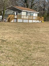 3210 Trotter Rd in Hopkins, SC - Foto de edificio - Building Photo