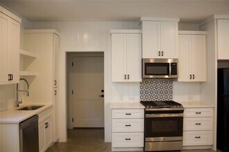 1131 Omega Ave in Austin, TX - Building Photo - Building Photo