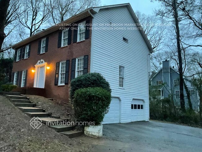 4122 Deerbrook Way SW in Lilburn, GA - Foto de edificio - Building Photo