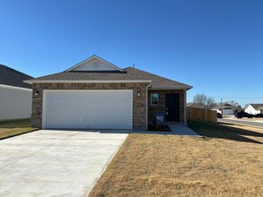 11410 S 233rd E Ave in Broken Arrow, OK - Building Photo - Building Photo