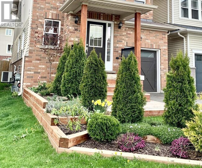 36 Pearl Dr in Orillia, ON - Building Photo - Building Photo