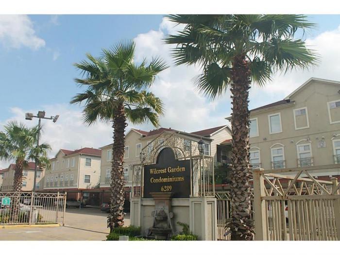 6289 Wilcrest Dr in Houston, TX - Building Photo