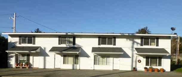 94279-94285 6th St in Gold Beach, OR - Building Photo