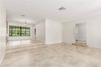 34 NE Acacia Trail in Jensen Beach, FL - Building Photo - Building Photo