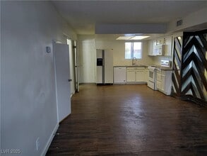 1336 N Jones Blvd in Las Vegas, NV - Building Photo - Building Photo