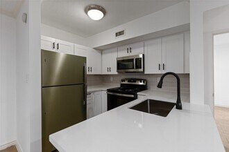 5353 Institute Ln in Houston, TX - Foto de edificio - Building Photo