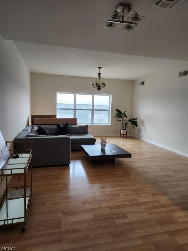 358 Rector St in Perth Amboy, NJ - Building Photo - Building Photo