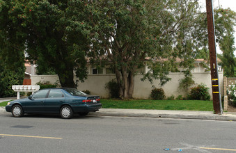 2641 Santa Ana Ave in Costa Mesa, CA - Building Photo - Building Photo