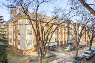 Garneau Bay in Edmonton, AB - Building Photo