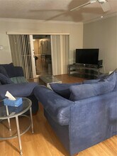 604 NE 2nd St in Dania Beach, FL - Building Photo - Building Photo