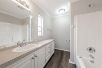 5206 Pershing St photo'