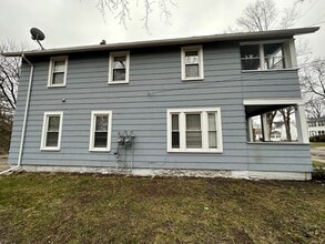 619-621 Oakhill Ave in Jackson, MI - Building Photo - Building Photo