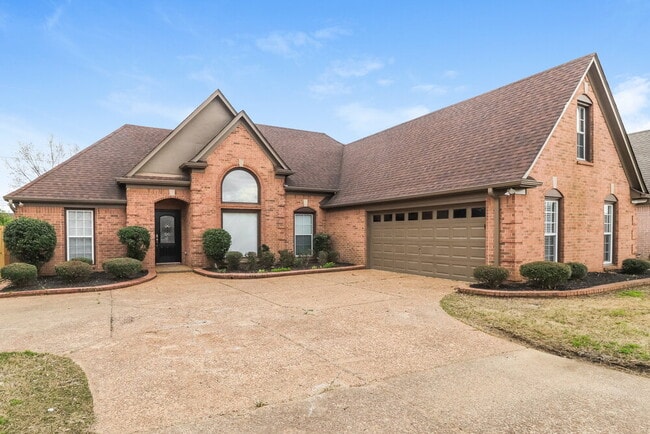 9339 Chimneyrock Blvd. in Cordova, TN - Foto de edificio - Building Photo