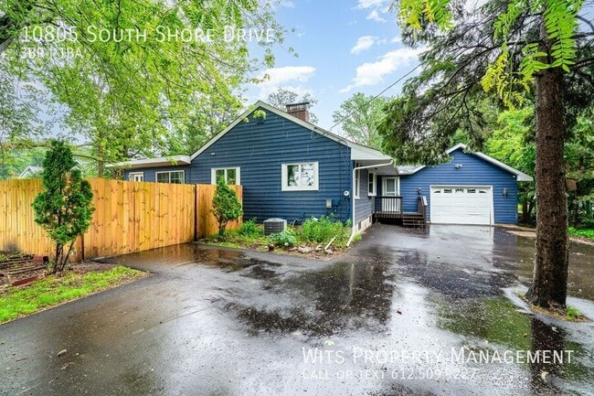 10805 S Shore Dr in Minneapolis, MN - Building Photo - Building Photo