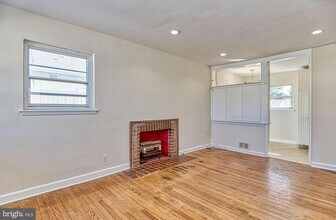 3271 Annandale Rd in Falls Church, VA - Building Photo - Building Photo