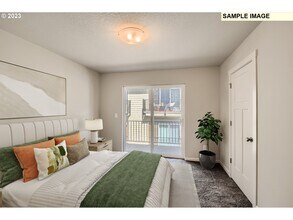 12035 SE High Creek Rd in Happy Valley, OR - Foto de edificio - Building Photo