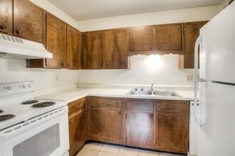 1438 N Meridian Rd in Tallahassee, FL - Building Photo - Building Photo