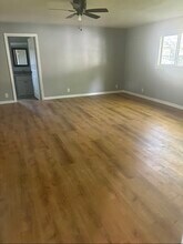 2310 Merle St in Pasadena, TX - Foto de edificio - Building Photo