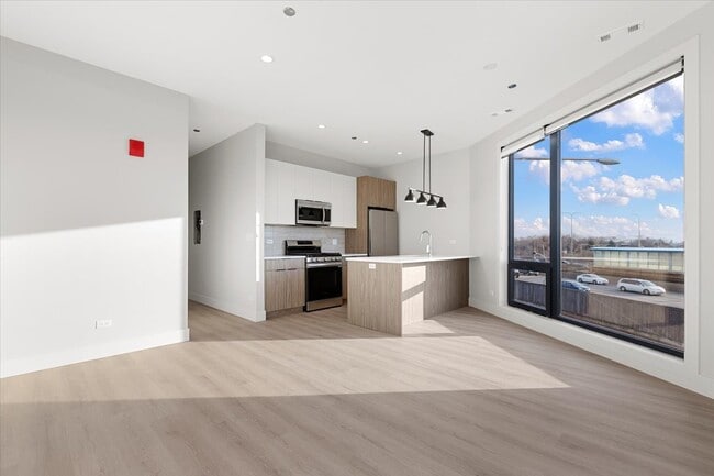 3953 W Dakin St in Chicago, IL - Building Photo - Building Photo