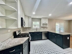 100 Ridgeway Dr in San Marcos, TX - Building Photo - Building Photo