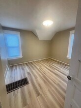 352 Springfield Ave in South Beloit, IL - Foto de edificio - Building Photo