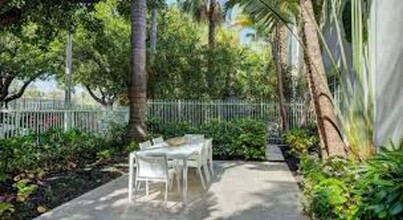 1319 Meridian Ave in Miami Beach, FL - Building Photo - Building Photo