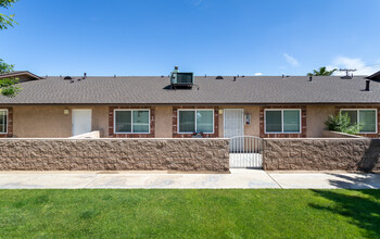 Desert View Apartments in Hesperia, CA - Building Photo - Building Photo