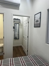 21825 Valerio St in Los Angeles, CA - Foto de edificio - Building Photo