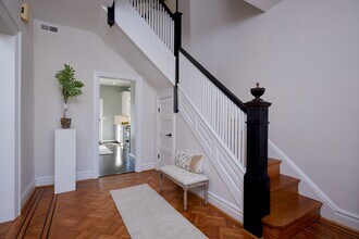1364 Oak St NW in Washington, DC - Foto de edificio - Building Photo