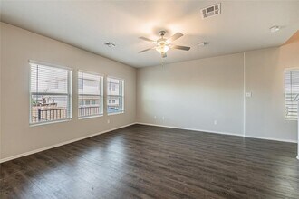 108 Comet Dr in Jarrell, TX - Building Photo - Building Photo