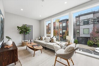 134 New York Ave in Jersey City, NJ - Building Photo - Building Photo