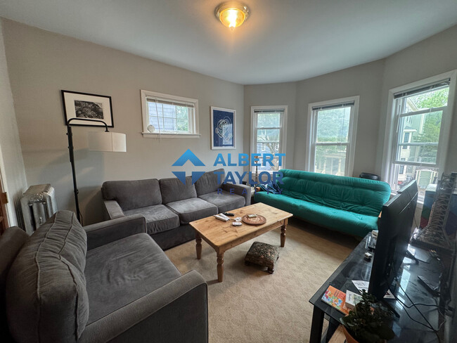 23 Tufts St, Unit 2 in Cambridge, MA - Building Photo - Building Photo