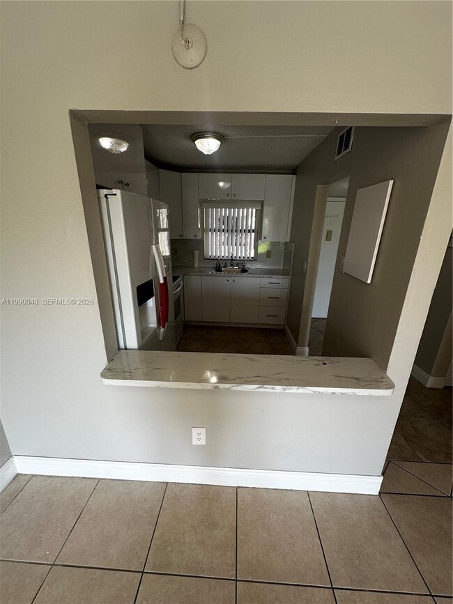 6565 W 26th Dr in Hialeah, FL - Building Photo - Building Photo