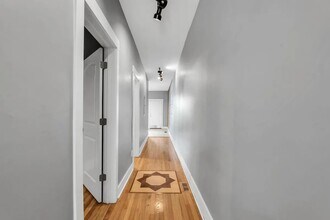 3208 W Wabansia Ave in Chicago, IL - Foto de edificio - Building Photo