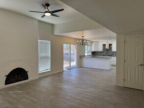 6332 Esther Ave NE in Albuquerque, NM - Foto de edificio - Building Photo