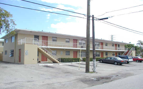 1600 NE 3rd St in Fort Lauderdale, FL - Building Photo