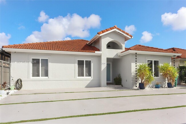 11397 SW 185th Terrace in Miami, FL - Building Photo - Building Photo