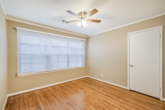 property at 4613 Braeburn Dr