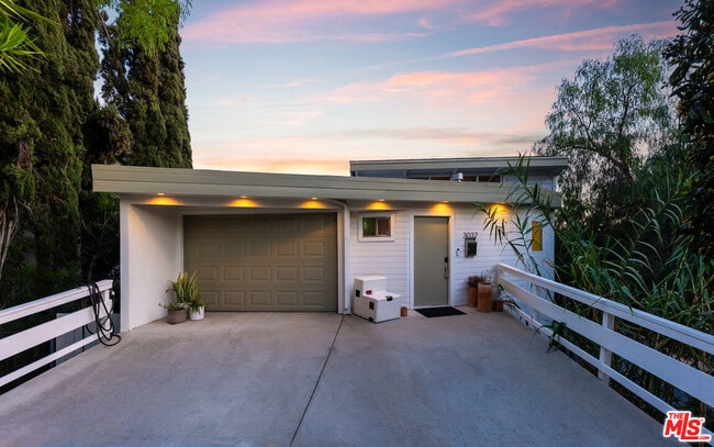 3032 Future St in Los Angeles, CA - Building Photo - Building Photo