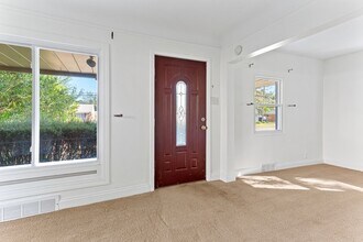 28649 John Hauk St in Garden City, MI - Building Photo - Building Photo