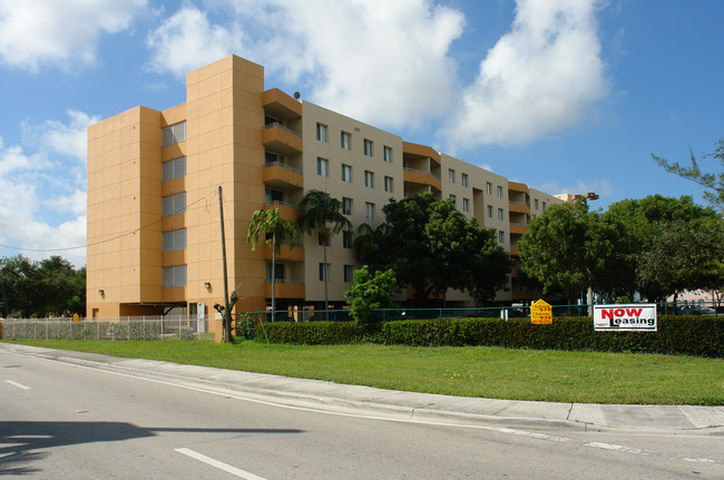 Edison Terraces in Miami, FL - Building Photo - Building Photo