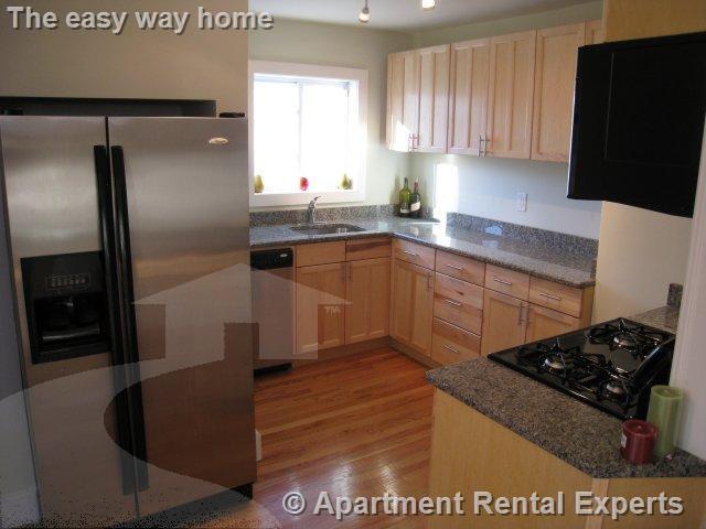 10 Evergreen Ave in Somerville, MA - Building Photo - Building Photo