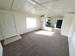 39881 Higbee Rd NE in Albany, OR - Building Photo - Building Photo