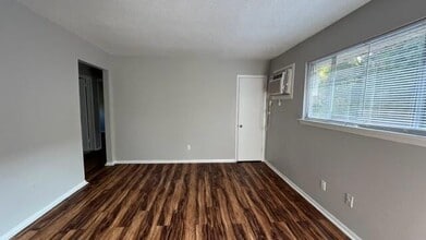 210 Hendricks Blvd in Chattanooga, TN - Building Photo - Building Photo