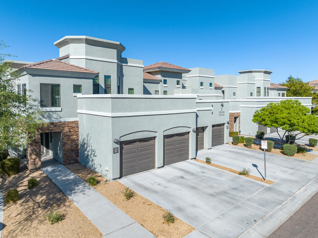 Indigo in Phoenix, AZ - Foto de edificio - Building Photo