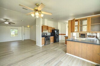 132 Co Rd 247 in Georgetown, TX - Building Photo - Building Photo