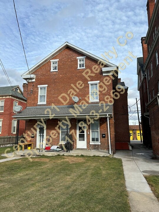 1 S Main St in Spring Grove, PA - Building Photo